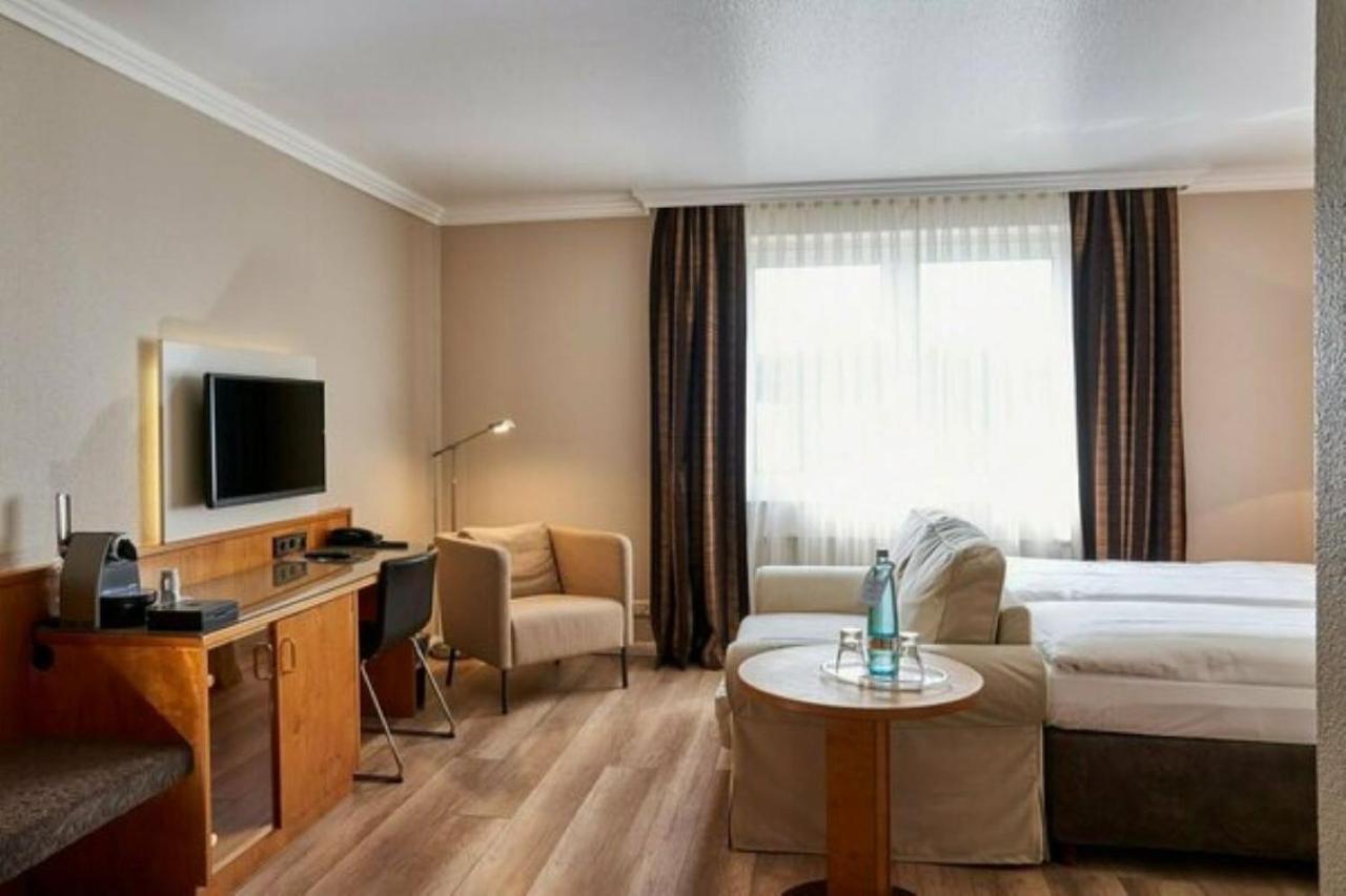Hotel Wilhelm Busch Нордерштедт Экстерьер фото